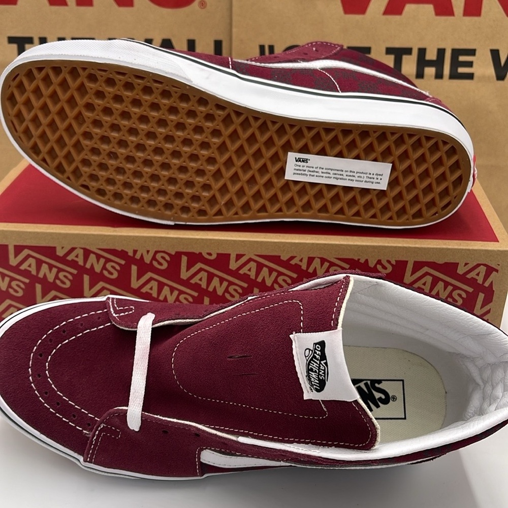 Vans Men’s Sk8-Hỉ Monogram Port Royale
VN0005U94QU
Sneakers - Picture 11 of 16